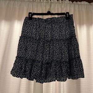 Cute skirt. Never worn.